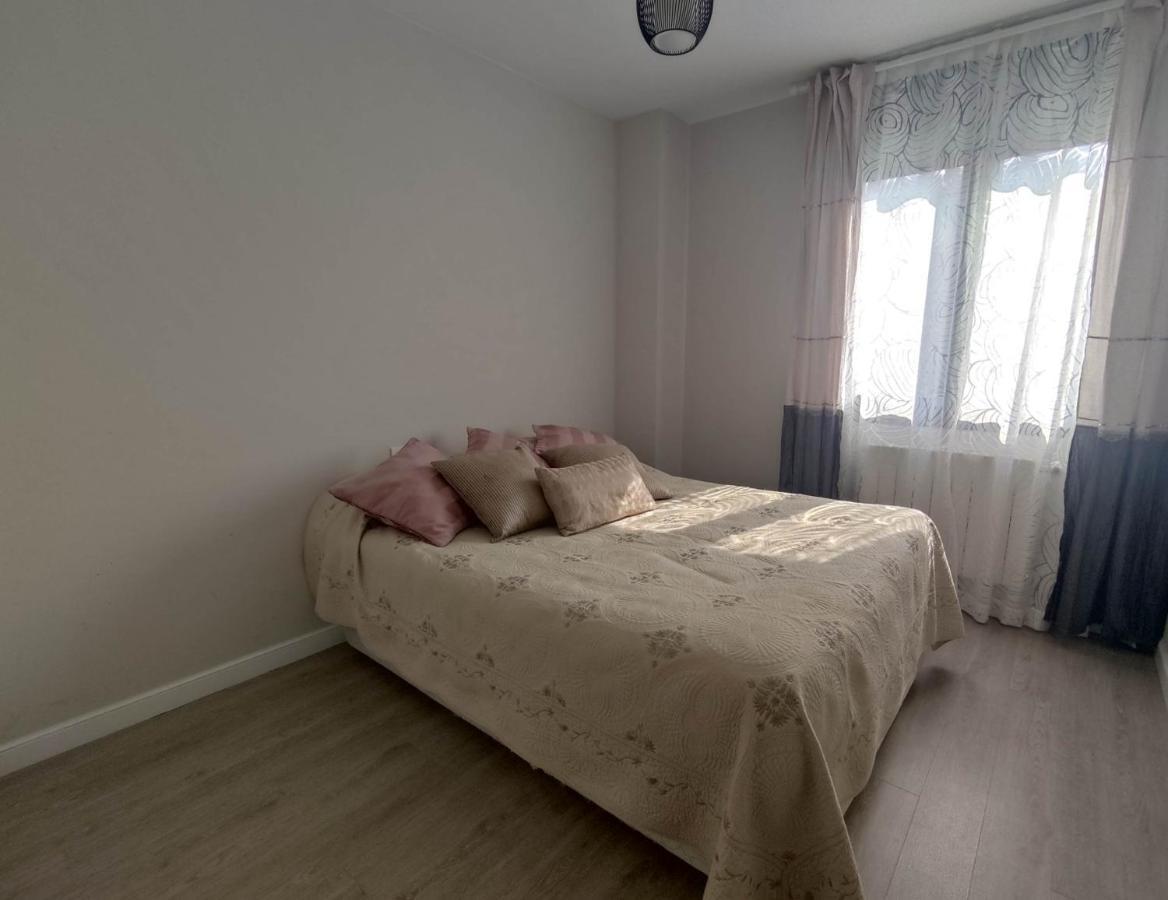 شقة Precioso Apartamento Con Terraza, Pistas De Padel Y Piscinas كاسترو أورديالس المظهر الخارجي الصورة