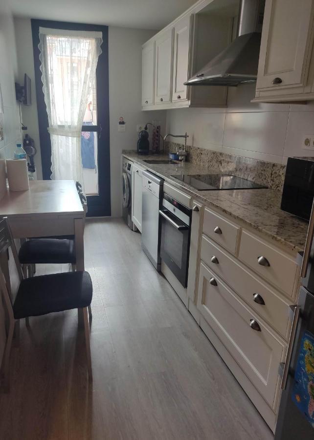 شقة Precioso Apartamento Con Terraza, Pistas De Padel Y Piscinas كاسترو أورديالس المظهر الخارجي الصورة