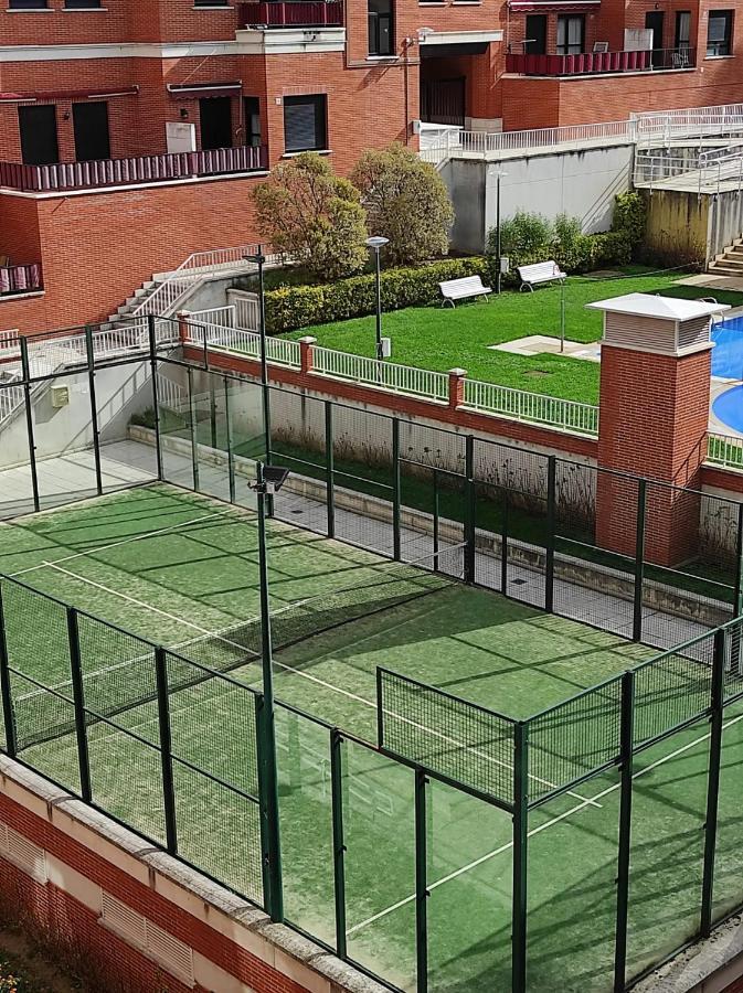 شقة Precioso Apartamento Con Terraza, Pistas De Padel Y Piscinas كاسترو أورديالس المظهر الخارجي الصورة
