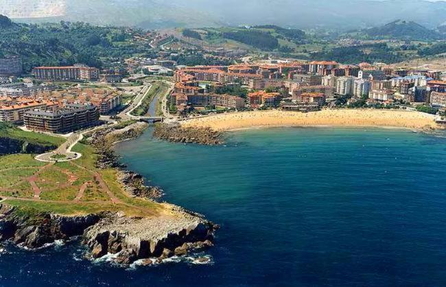 شقة Precioso Apartamento Con Terraza, Pistas De Padel Y Piscinas كاسترو أورديالس المظهر الخارجي الصورة